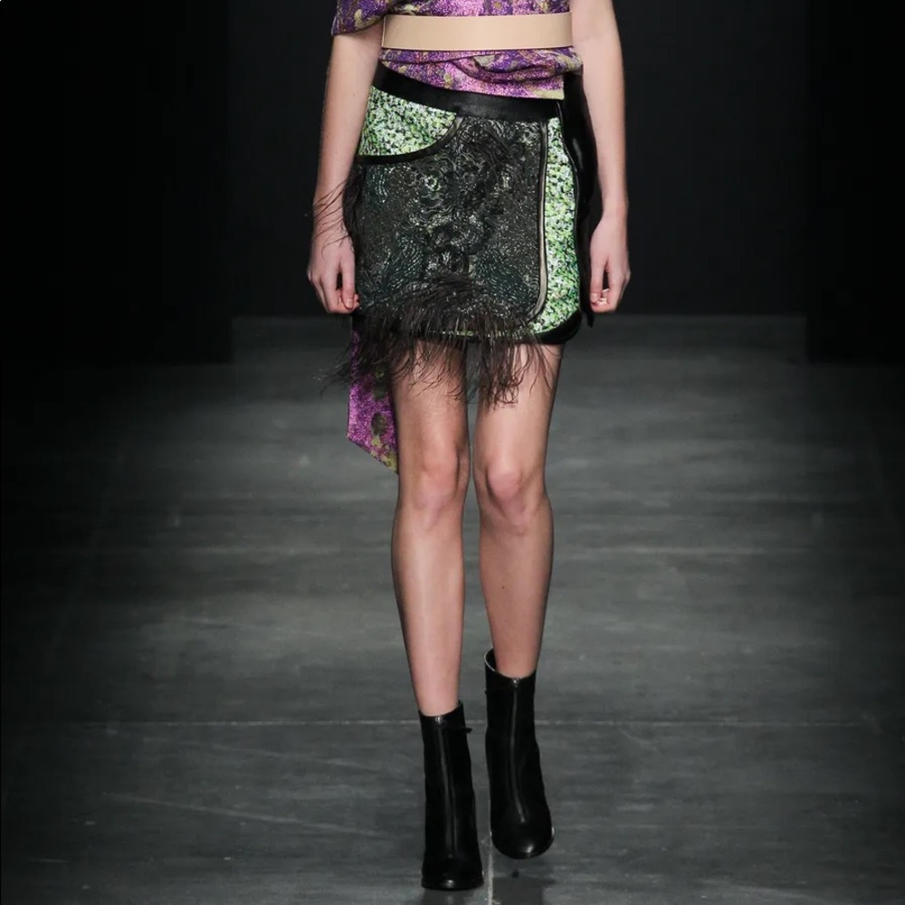 Ter et Bantine feather trim skirt